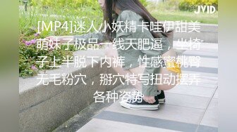 情趣肚兜露脸一个人带孩子的单身少妇，哺乳期激情大秀赚生活费