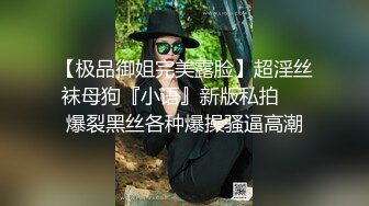 灯光昏暗，同事口的很卖力