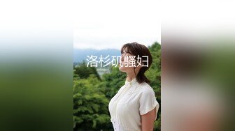 乖巧听话的蜜桃臀骚妹子露脸被小哥玩弄，无毛白虎骚逼，让小哥揉着奶子抠穴，深喉大鸡巴舔屁眼